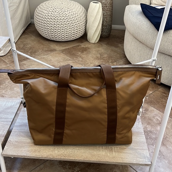 PRADA Re-Nylon and Saffiano leather duffle bag - Picture 6 of 9